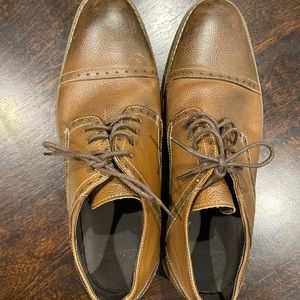 Clarks wingtip dress shoes